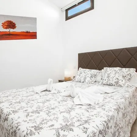 Playa Blanca Sleeps 10 Pool Air Con Wifi Villa *